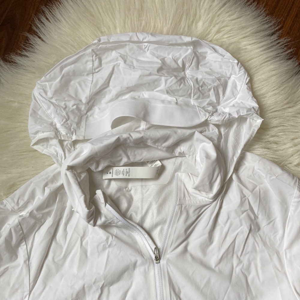 Lululemon light Jacket - Picture 5 of 6